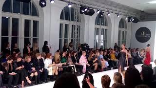 Катя Осадчая ведущая "Светская Жизнь" на Kharkiv Fashion . Alina Kravetc (Одесса)