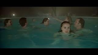 Pool scene || Garden State (2004)