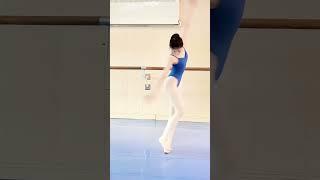 Unbelievable Spin!  | How Many Turns Did the Blue Dancing Girl Do? #spin #circle #dance #shorts