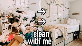 Clean With Me | Cleaning My Dorm