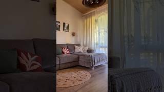 Деревянный или натяжной потолок в загородном доме?