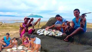 HAPPY FOODTRIP CRAB SQUID AND FISH