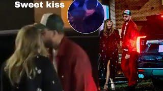 "Travis Kelce Wins Hearts Everywhere with Sweet Kiss for Taylor Swift After Their Date!"