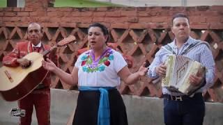 Aguililla, Michoacán Caty Martinez: "un día a la vez" The Victor Productions