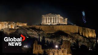 New Year’s 2025: Athens celebrates with serene fireworks, drone display over Parthenon Temple