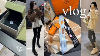 vlog_ 크리스마스 선물 언박싱하다가 역대급 분량 찍은 일상️, 반클리프 칼세도니 언박싱, 에르메스 머플러 & 트윌리 언박싱, 프라다 코트 구입기, 29cm 입어보기