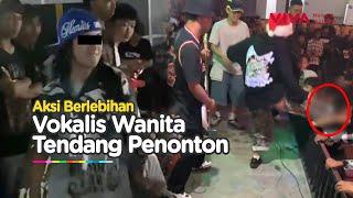 Video Vokalis Perempuan Ini Tendang Kepala Penonton saat Manggung