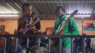 Alick Macheso Bass Guitar vs MaJuicy On Lead Guitar Clash Ndiyani Apedza Basa Nhasi At Makuluwani