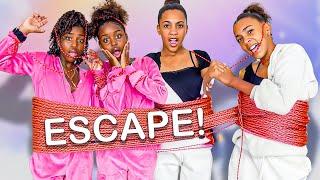Twins vs Twins!  15 Minutes To Escape!
