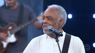 Gilberto Gil apresenta a família no palco do Domingão