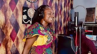 Awurama Ahinful  turned a visit to Joe Bigbrain Studios into spontaneous worship (Osuro Nsuo)