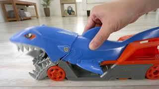 Игровой набор Hot Wheels GVG36 Сити Грузовик Хот Вилс Голодная акула (с хранилищем для машинок)