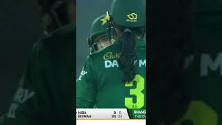 Big Shot & Huge Six By Nida Dar #PakistanW vs #SouthAfricaW #SportsCentral #PCB #Shorts M3D2A