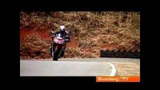 2012 Honda CBR150R Vs Yamaha YZF-R15 V2.0 | Comparison Test | Autocar India