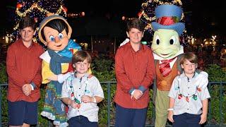 Jiminy Cricket & Pinocchio Meet & Greets Jollywood Nights Christmas at Disney World