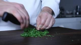 How to Mince Herbs