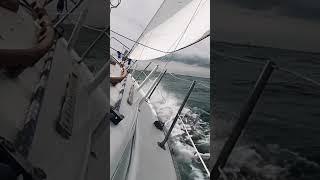 Sailing at max hull speed of 6.7 knots - stressing the rig with too much sail out ️Yikes!