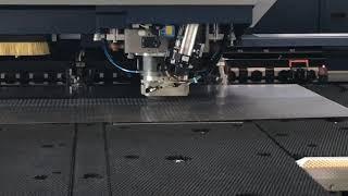 Stanzen mit Trumpf TruMatic 7000 bei der Reutter Blechbearbeitung