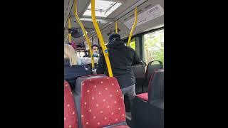 Bagarre dans un bus  mdr écouter