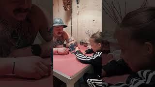ЧАСТЬ 2 УДИВЛЯЕМ ДОЧКУ викторблуд