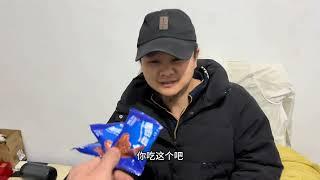 朱会飞白花900元买华子，坤坤礼物送到话没带到，当我是傻瓜吗？#网吧大神日常 #小人物的故事 #生活vlog #朱会飞 #抖音商城38好物节