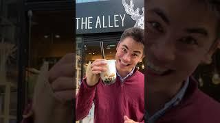 ロンドンの大人気なタピオカ店！｜ザアリー｜ホルボーン Trying popular bubble tea in London at 'The Alley' Holborn!