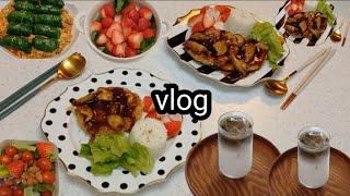 워킹맘 브이로그 | 취미가 요리인 사람 있어요,, ‍️ 케일 쌈밥, 경양식 돈까스, 딸기 샐러드, 샐러드 도시락, 제육버섯덮밥