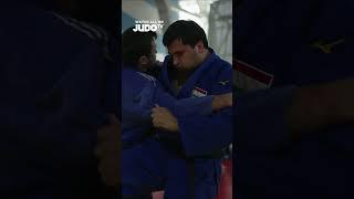 It's all about Rakhimov! The World Number 1 steps into the arena! 