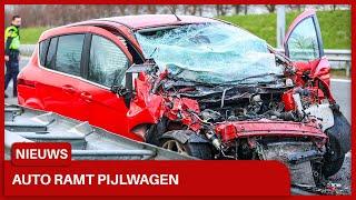 Automobilist gewond na botsing met pijlwagen in Heerenveen