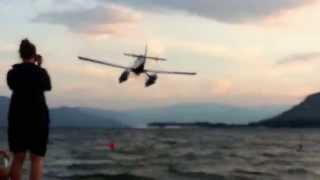 Amazing! Water skimmer planes fly right overhead to fight wildfire in West Kelowna