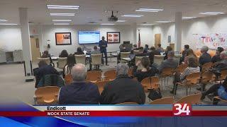 UE students hold Mock State Senate