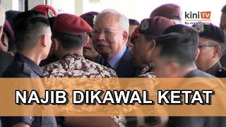 Najib tiba di mahkamah dengan kawalan ketat, penyokong laung 'Bebas Bossku'