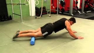 Abdominal crunch on front with foam roller