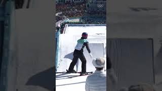 Eileen Gu jumps to big air gold! 