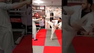 #kyokushin #kickboxing #shortvideo #karate #mixmartialart #mma #selfdefence #boxing