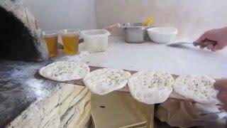 Как в Болгарии пекут пърленки (лепешки)