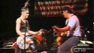 Bruce Springsteen With Joan Jett -Light Of Day (Live) 2001.mpg