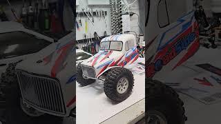 Drift livery on an RC crawler!   Yes!
