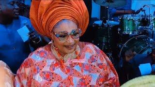 WATCH HOW FALI WEREPE ROCK KING SUNNY ADE'S STAGE AT HER DAUGHTER'S ENGAGEMENT CEREMONY.