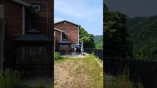 "작년 6월에 어머니 모시고 묵은 숙소였는데 주변 환경이 너무 아름답고 고요한 저녁과 밤, 프라이빗한 숙소가 너무 마음에 들어서 아내, 두딸과 함께 다시 오게 되었습니다. "