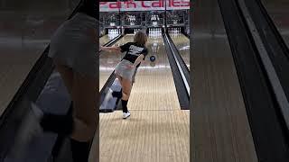 【笑ってごまかすポンコツ】バイク女子ボウラーあいか️#bowling #shorts #shortvideo