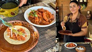 Chicharrones De Cerdo en Salsa Roja Tatemada - La Herencia de las Viudas