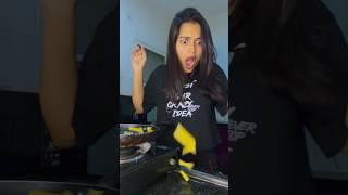Kisssskkk🫠 #priyankajain #neverendingtales #pushpa #funny #comedy #trending #trend #priyanka