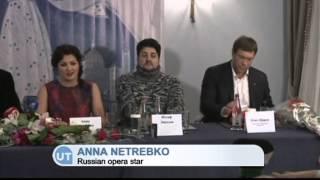 Russian 'Insurgent' Opera Singer: Anna Netrebko slammed for posing with separatist flag
