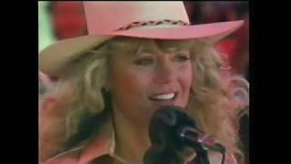 Two sides to every story - Dyan Cannon & Willie Nelson (Honeysuckle Rose)