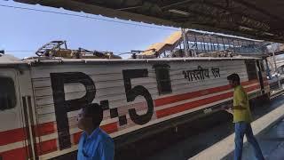 Wap5 pantograph switch and startup