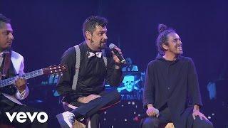 Panteón Rococó - Fugaz (En Vivo) ft. Rubén Albarrán