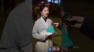 花褪残红青杏小，燕子飞时，绿水人家绕。枝上柳绵吹又少。天涯何处无芳草。墙里秋千墙外道，墙外行人，墙里佳人笑。笑渐不闻声渐悄。多情却被无情恼。