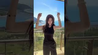실제 인물? AI ? 실제 틱톡커라고 하는데 그냥 여자가 봐도 예쁨 뿜뿜 !!
