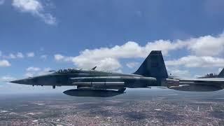 F-5EM e F-15C voando juntos no exercício CRUZEX 2024